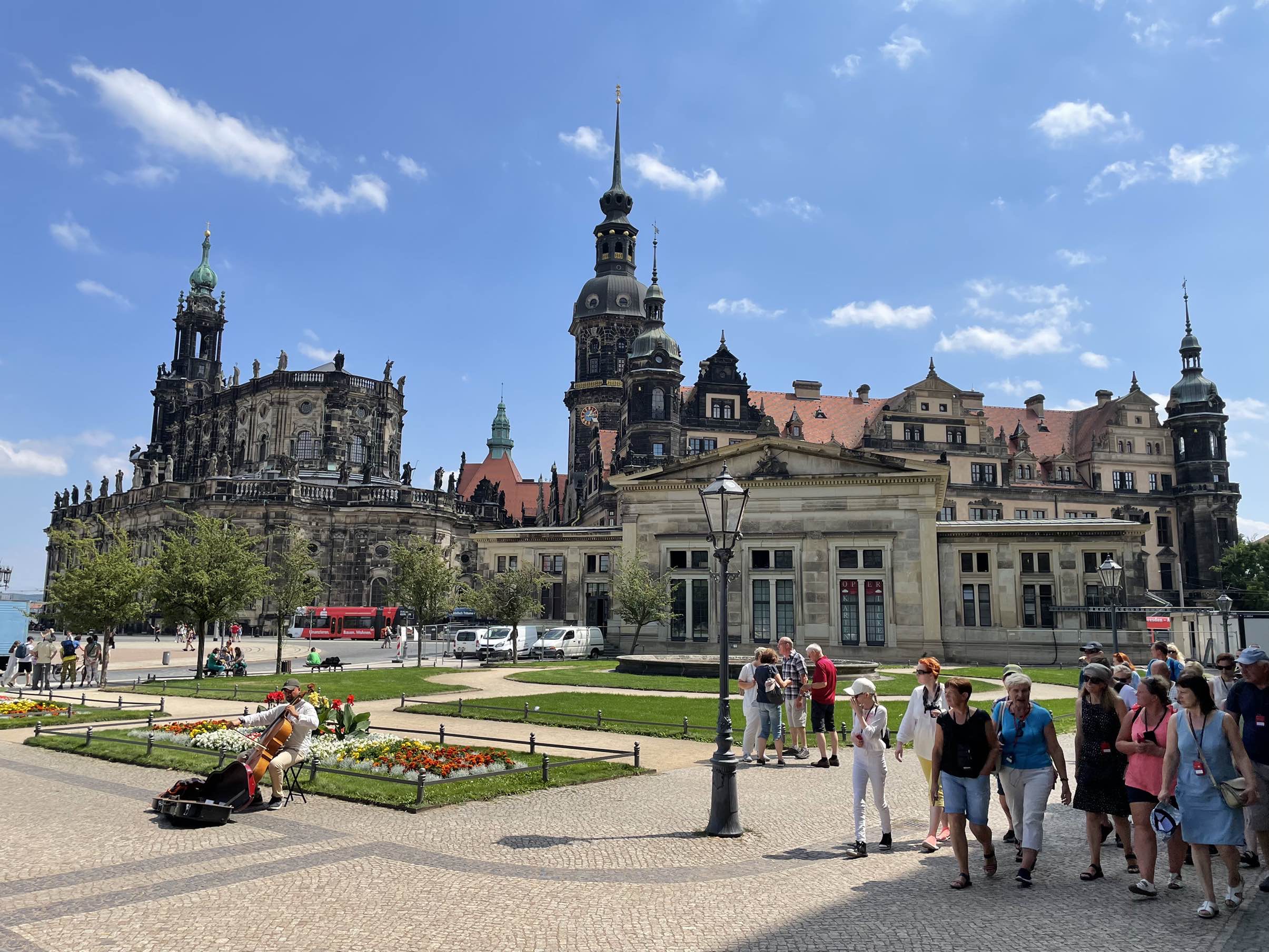 Hitze trifft Historie in Dresden