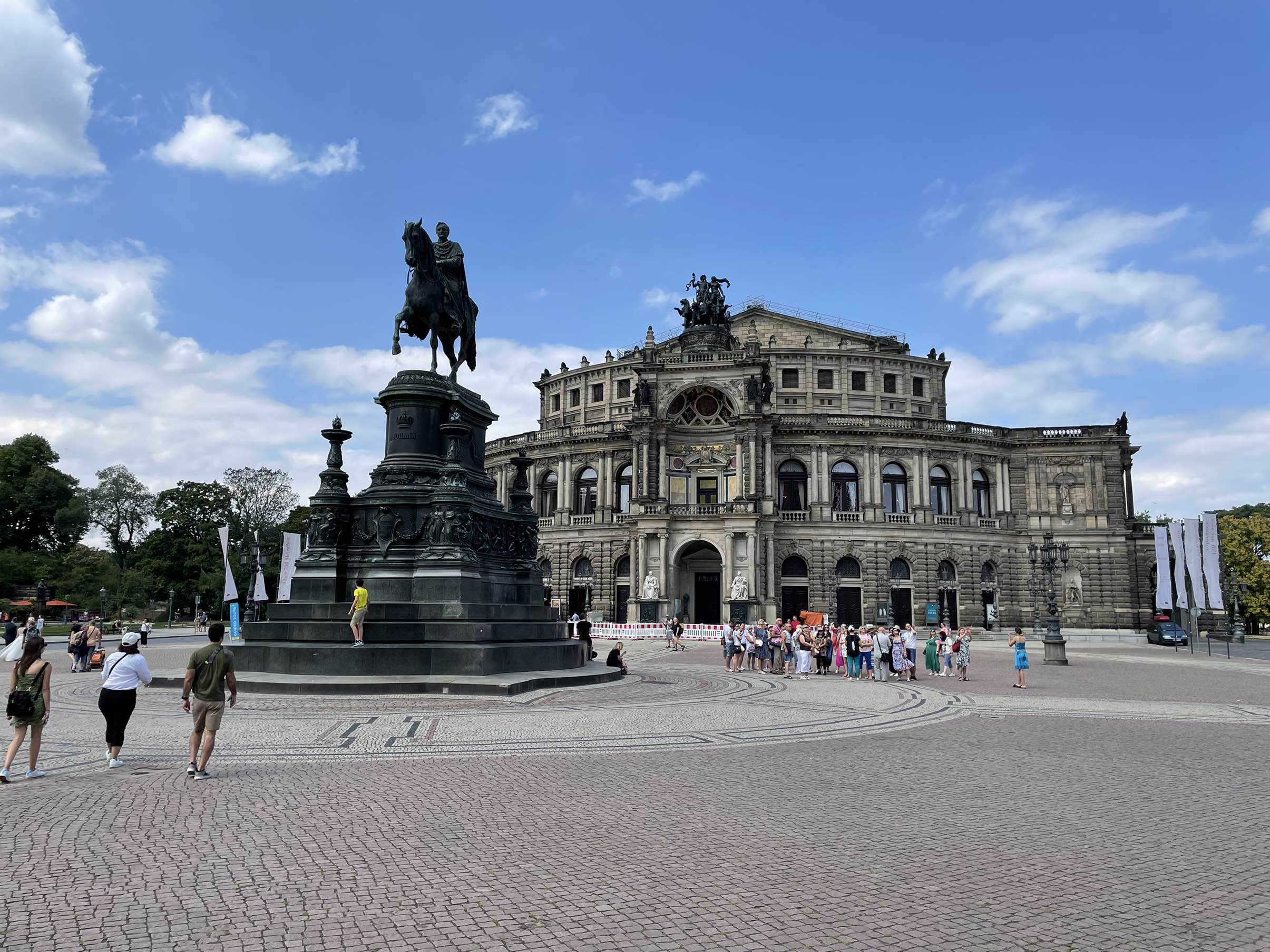 Hitze trifft Historie in Dresden